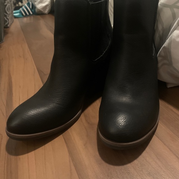 Black leather booties - by Korks - Picture 4 of 5